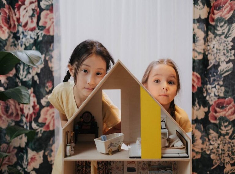 Home toca boca paper doll house casa de my melody para imprimir